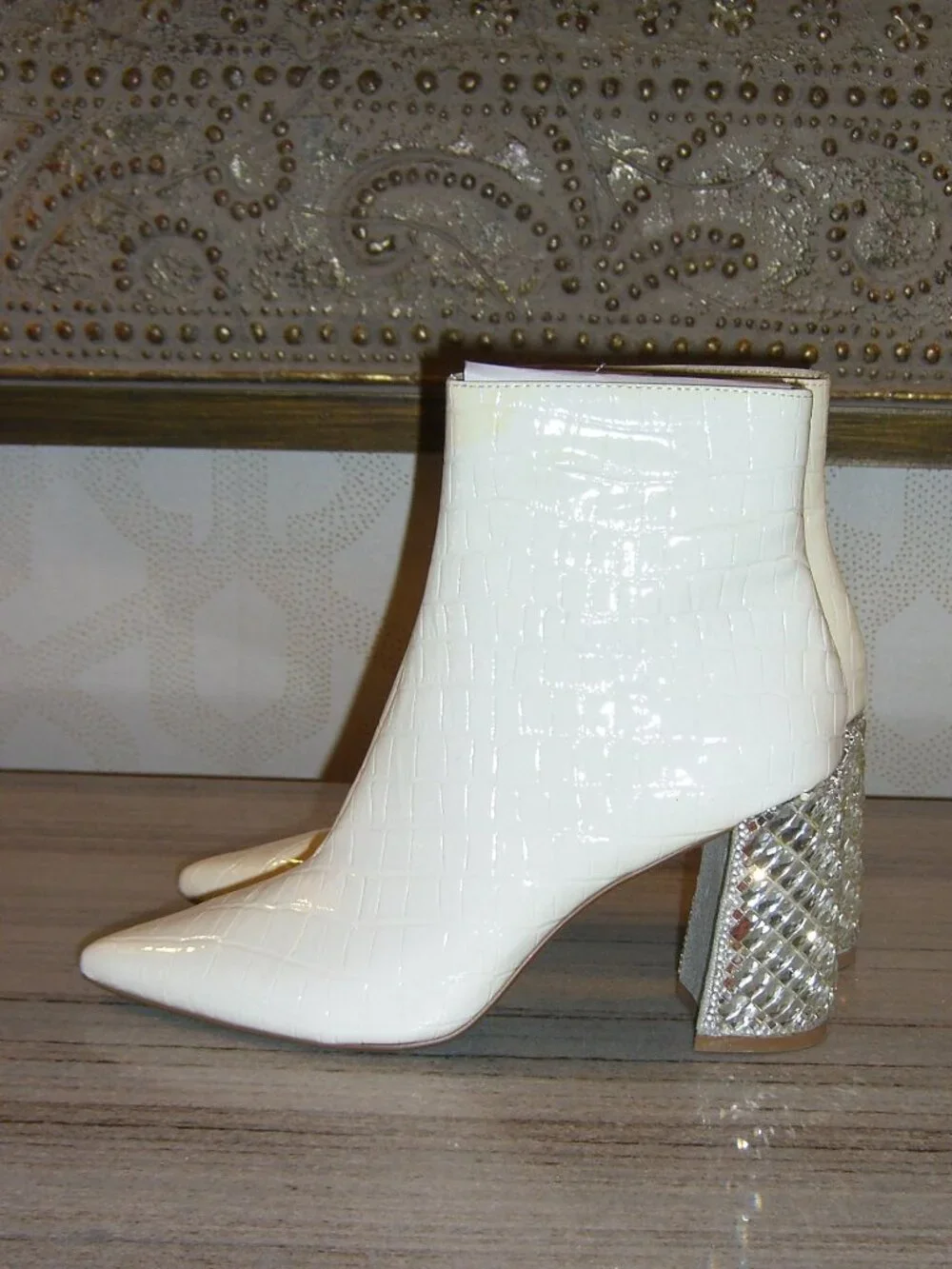 NIB BETSEY JOHNSON WHITE EMBELLISHED HEEL ANKLE BOOTS 7.5M